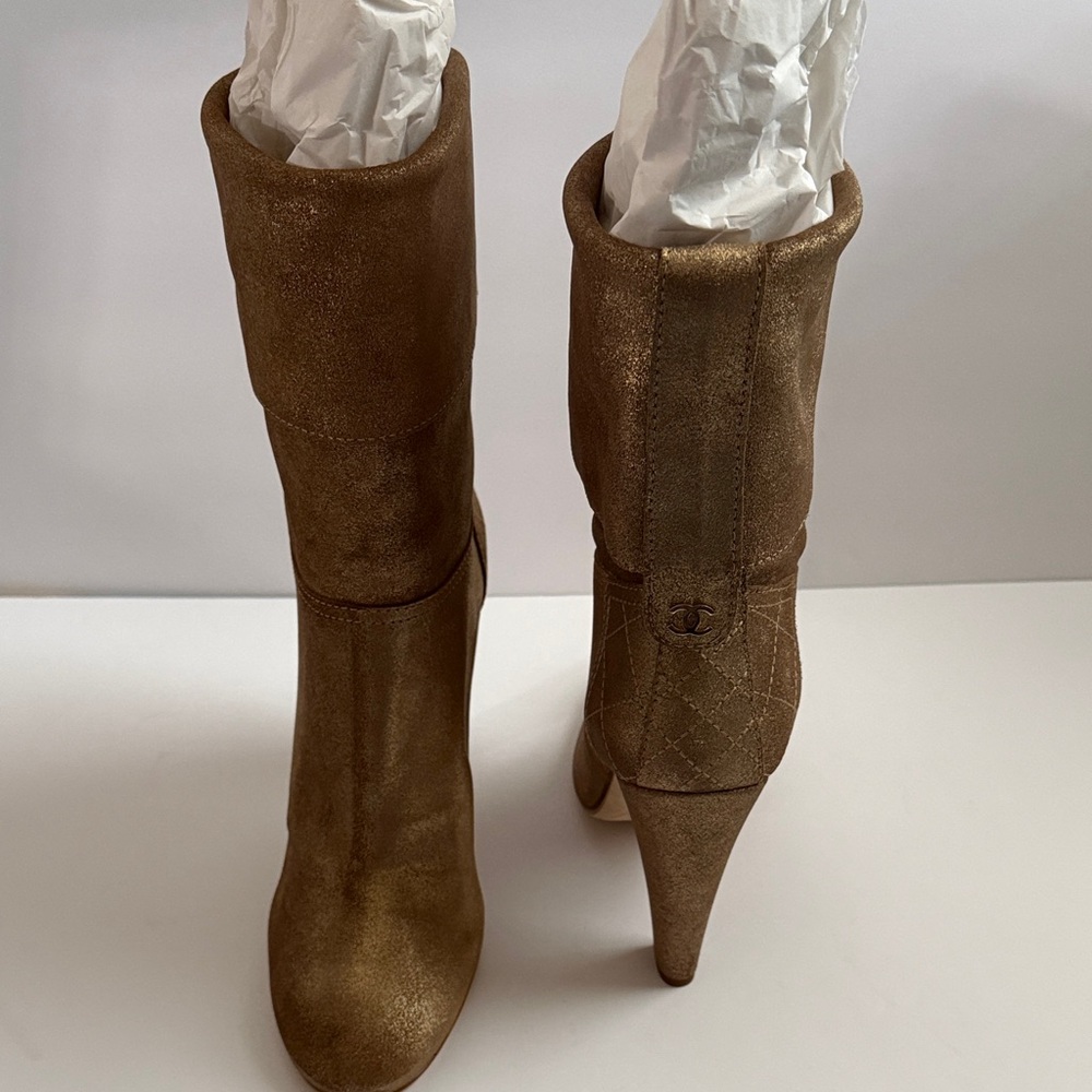 CHANEL Crinkled Gold Leather Cuffed Ankle Boot w/Quilting & Gold CCs at Back.